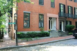 2 Louisburg Square in Boston, MA - Building Photo
