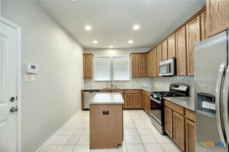 7220 Wyoming Springs Dr in Round Rock, TX - Building Photo - Building Photo