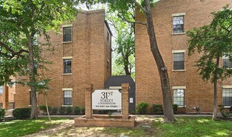 203 E 31st St, Unit 207 in Austin, TX - Building Photo