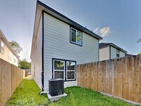 6714 Haight St photo'