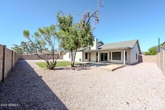 8713 N 109th Ave in Peoria, AZ - Foto de edificio - Building Photo