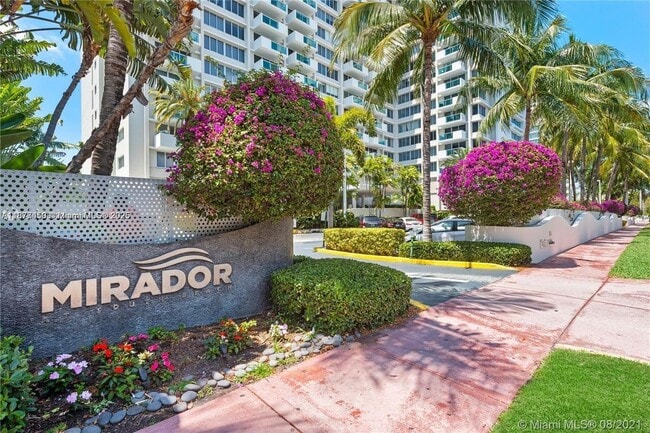 1200 West Ave in Miami Beach, FL - Building Photo - Building Photo