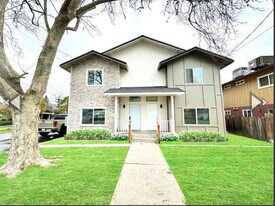 1020 N Olive Ave in Turlock, CA - Building Photo