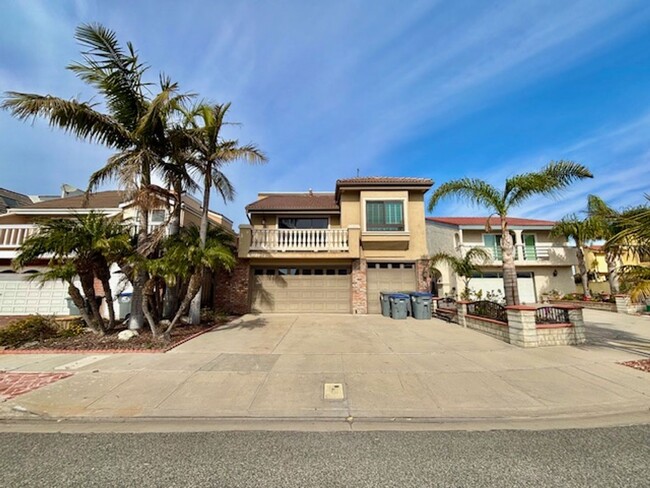 4035 Romany Dr in Oxnard, CA - Foto de edificio - Building Photo