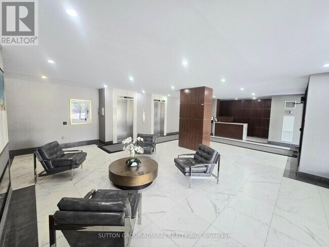 50 Inverlochy Blvd in Markham, ON - Building Photo - Building Photo