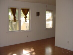 214 19th St N, Unit 1 in St. Petersburg, FL - Foto de edificio - Building Photo