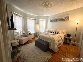 24 Pond St, Unit 1 in Boston, MA - Building Photo - Building Photo