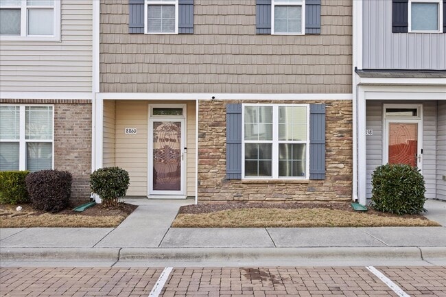 8860 Commons Townes Dr in Raleigh, NC - Building Photo - Building Photo