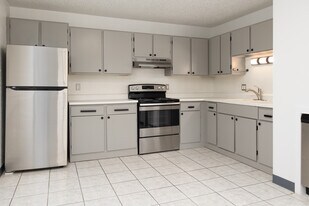 2018 Vinewood Apartments in Pueblo, CO - Building Photo