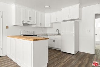 1451 S Norton Ave in Los Angeles, CA - Building Photo - Building Photo