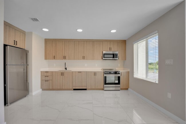 13829 SW 262nd Ln in Miami, FL - Building Photo - Building Photo