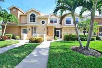 13050 Amberley Ct in Bonita Springs, FL - Foto de edificio - Building Photo