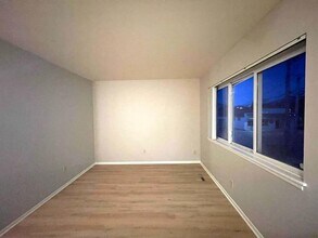 56-58-58 Main St in Oswego, IL - Building Photo - Building Photo