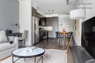 5080 Camino Del Arroyo in San Diego, CA - Building Photo - Building Photo