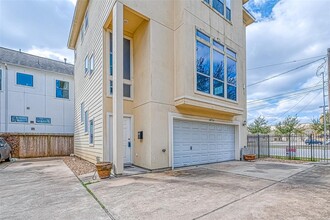 1604 Holman St in Houston, TX - Building Photo - Building Photo