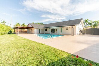 8425 SW 185th St in Cutler Bay, FL - Building Photo - Building Photo