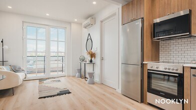 68 Gold St, Unit 3k in Brooklyn, NY - Foto de edificio - Building Photo
