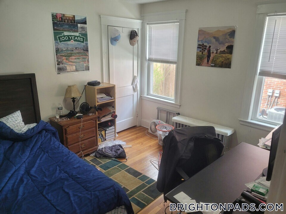 86 Colborne Rd in Boston, MA - Foto de edificio