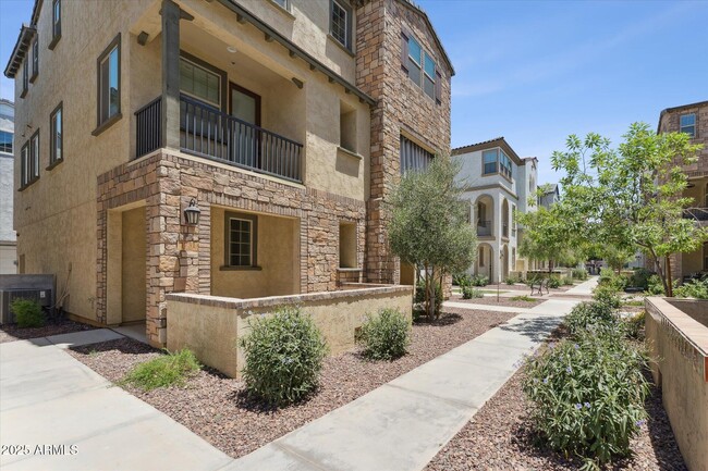 property at 1731 E Chelsea Ln