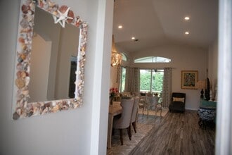 9825 Mantova Dr in Wellington, FL - Building Photo - Building Photo