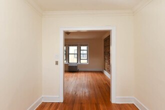 2338 N Spaulding Ave in Chicago, IL - Building Photo - Building Photo