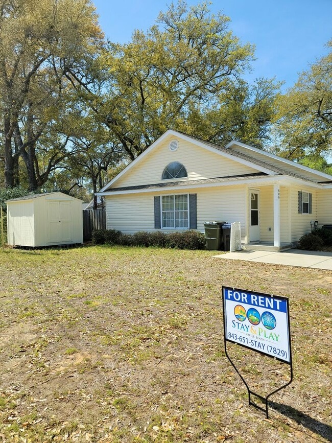 609 6th Ave N in Surfside Beach, SC - Foto de edificio - Building Photo