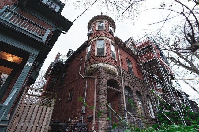 90 Walmer Rd in Toronto, ON - Building Photo - Building Photo