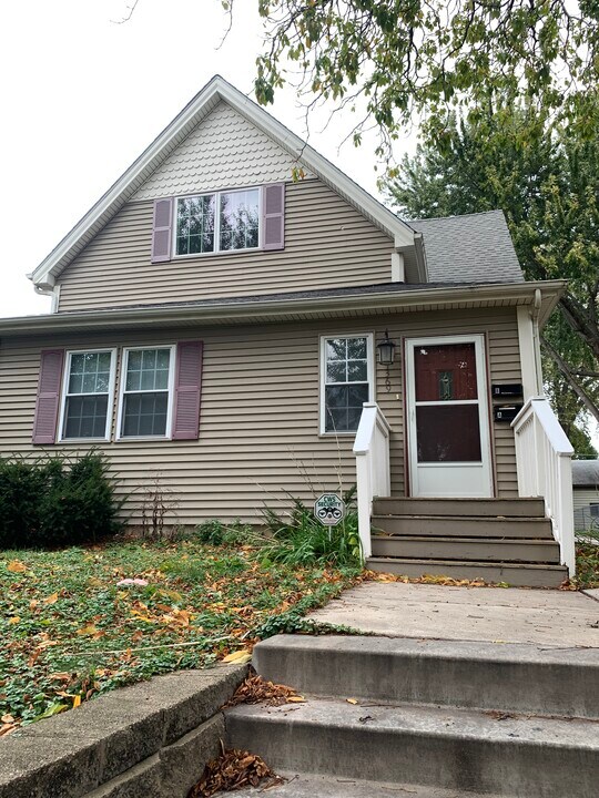 1369 Saint Clair Ave, Unit Upper in St. Paul, MN - Building Photo