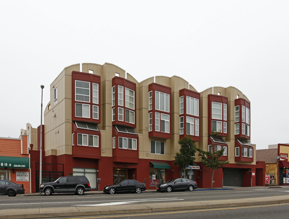 Vista Grande Apartments in Daly City, CA - Foto de edificio