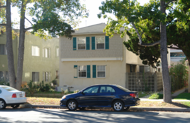 905 S Chevy Chase Dr in Glendale, CA - Building Photo - Building Photo