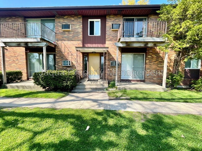 2135 Cambridge Dr