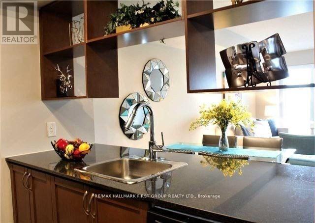 125 Village Green Square in Toronto, ON - Building Photo - Building Photo