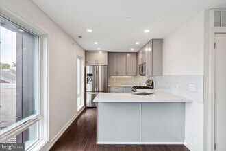 708 S Sartain St in Philadelphia, PA - Building Photo - Building Photo