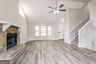 564 Pennylake Ln in Stone Mountain, GA - Building Photo - Building Photo