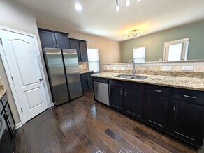 9223 Avery Meadows Dr in Charlotte, NC - Foto de edificio - Building Photo