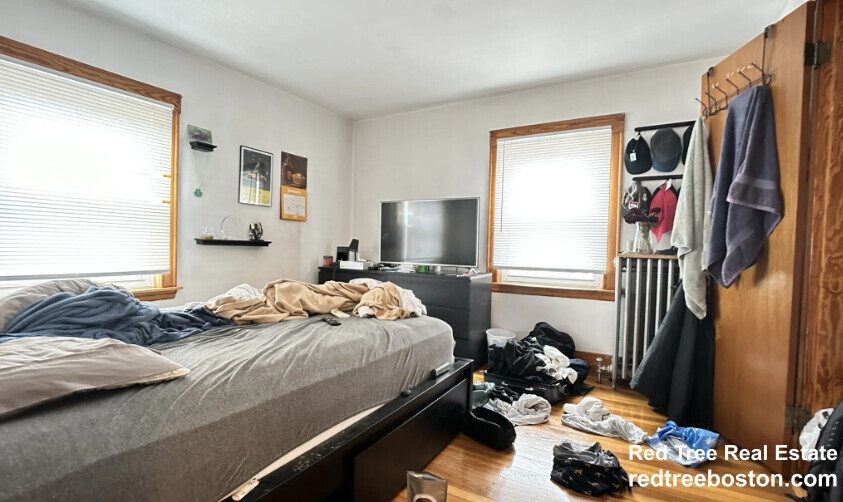 27 South Crescent Circuit, Unit A in Boston, MA - Building Photo