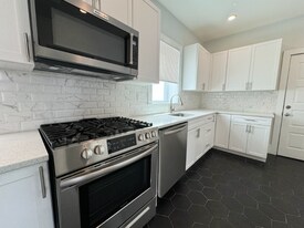 301 Hancock St in Boston, MA - Building Photo