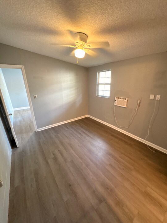 8142 Eaton Ave in Jacksonville, FL - Building Photo