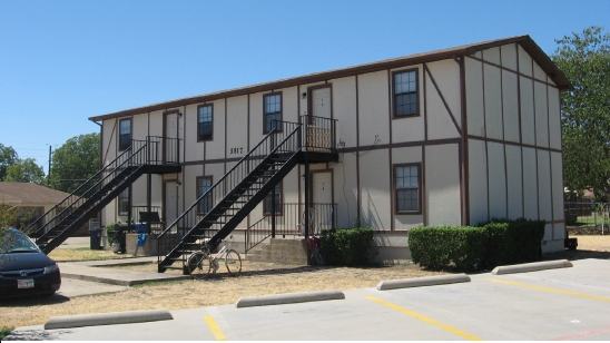 Camelot 4-Plex in Denton, TX - Building Photo