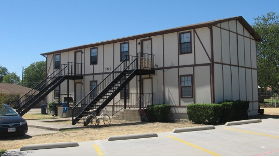 Camelot 4-Plex in Denton, TX - Foto de edificio