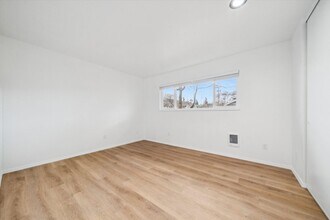 5143-5145-5145 SE Knight St in Portland, OR - Building Photo - Building Photo