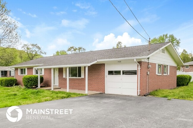 4428 Green Valley Dr in Arnold, MO - Foto de edificio - Building Photo