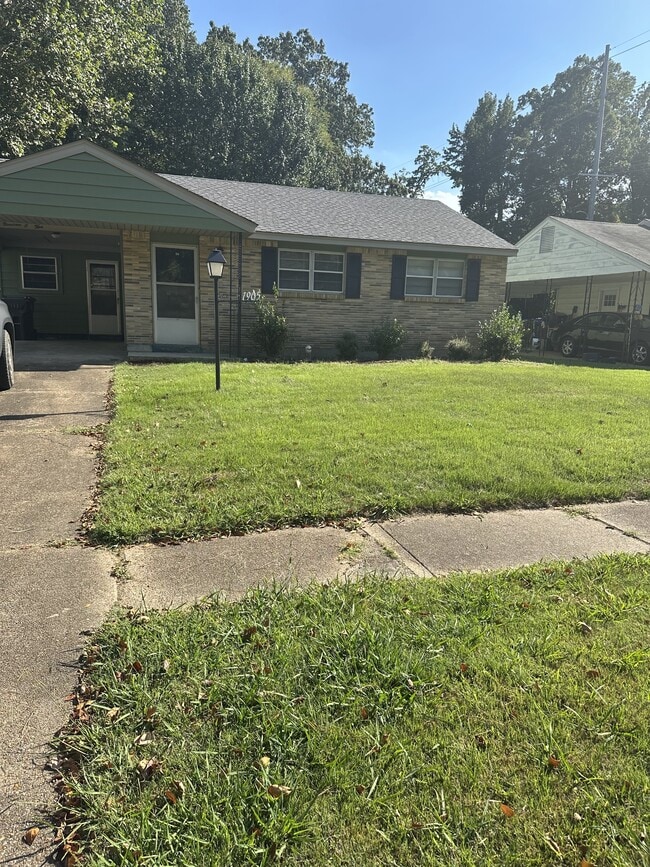 property at 1905 Rosemond Ave