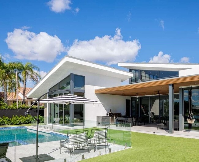 1830 NE 193rd St in Miami, FL - Building Photo - Building Photo