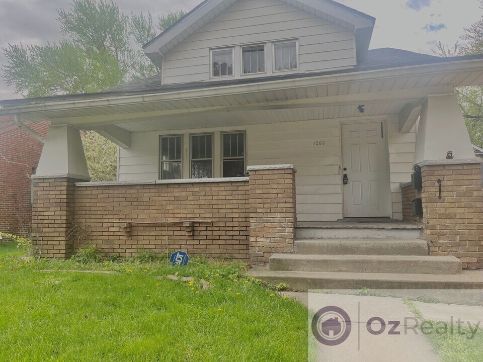 1263 Crestwood Rd, Unit 1 in Toledo, OH - Building Photo