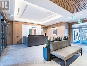 3250 Carding Mill Trail in Oakville, ON - Building Photo - Building Photo