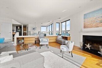 3 Pier 7, Unit 3 in Boston, MA - Building Photo - Building Photo