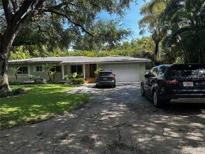 630 San Lorenzo Ave in Coral Gables, FL - Building Photo - Building Photo