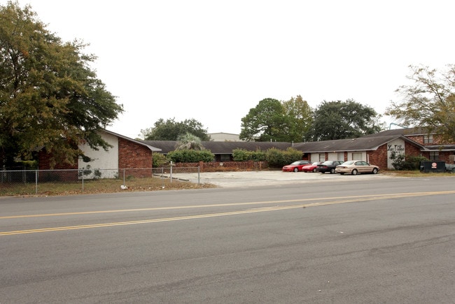 Montague Apartment Homes in North Charleston, SC - Building Photo - Building Photo