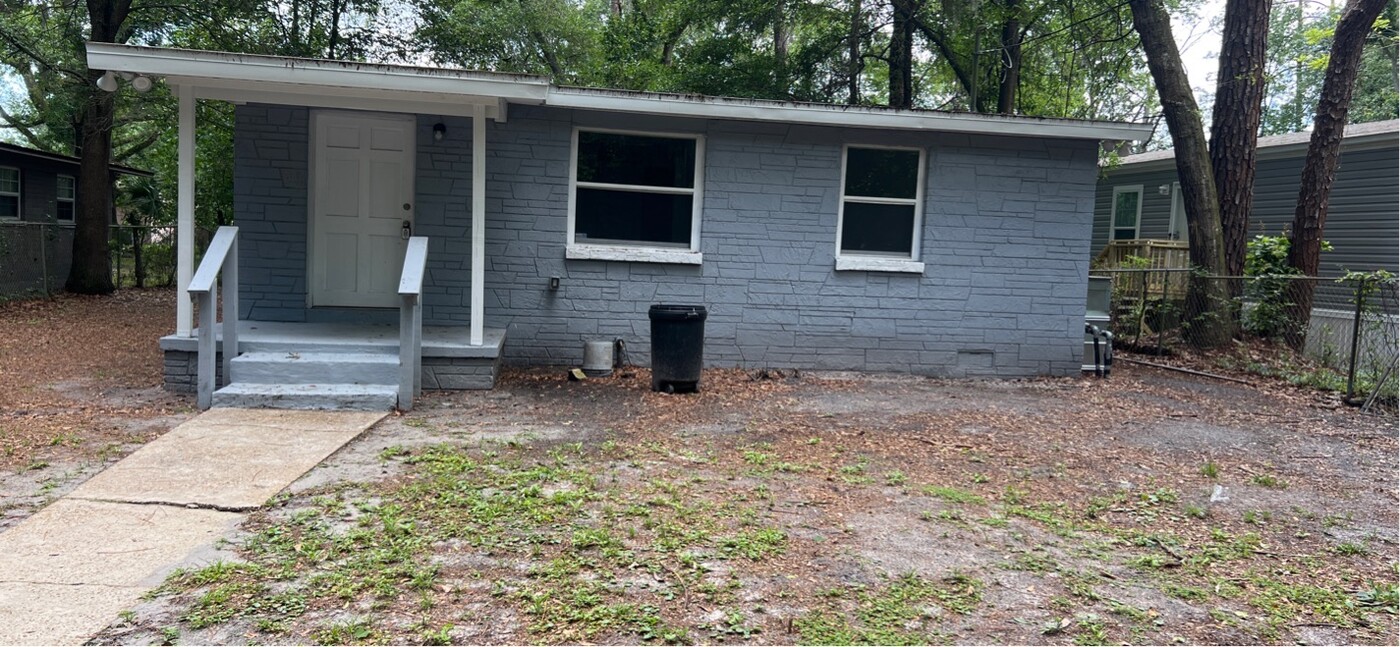 5846 Patterson Ave in Jacksonville, FL - Building Photo
